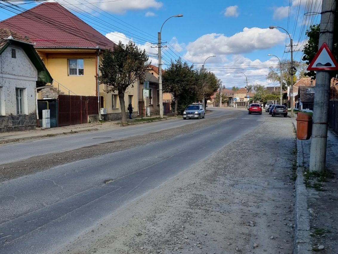 Primăria Sfântu va asfalta temporar strada Ciucului până la